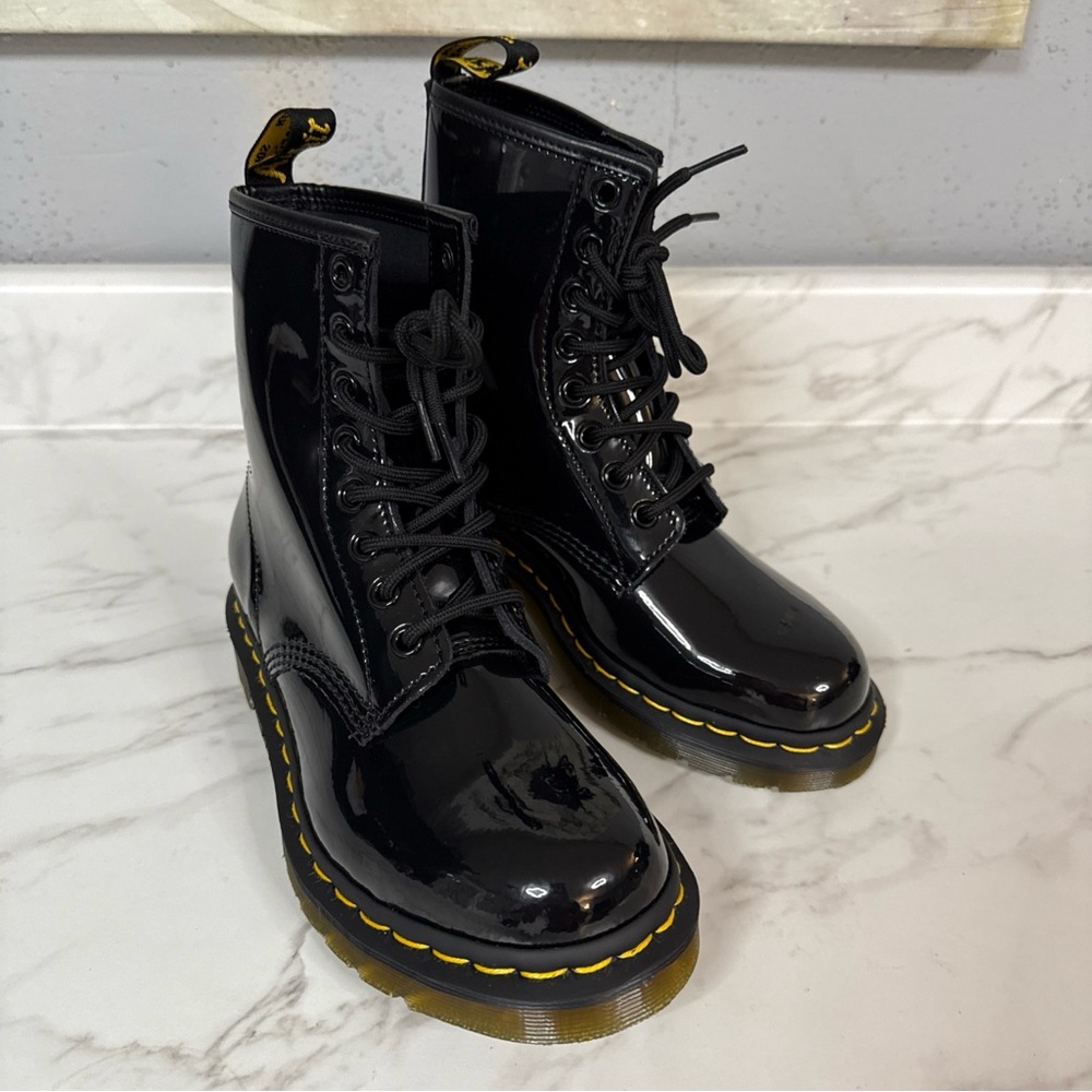 Dr. Martens Patent Black Leather Boots Pascal 11821 1460 8 Eye Shoes WMN 7 Men 6